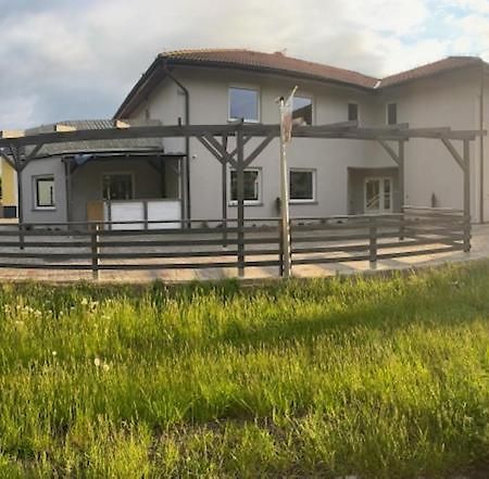 Apartamenty Zatorze 레스노 외부 사진