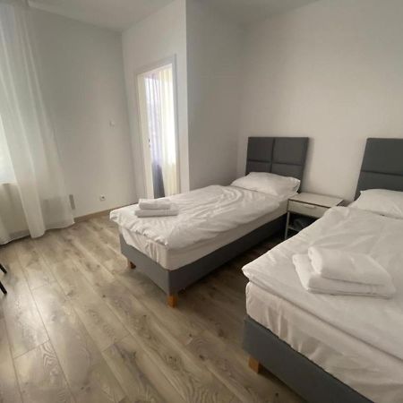 Apartamenty Zatorze 레스노 외부 사진